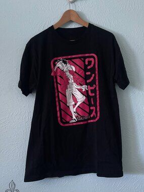 🌹One Piece Graphic Tee🌹